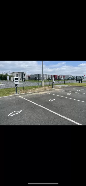Installation de bornes de recharge pour une entreprise à Creil , Beauvais, Cerou