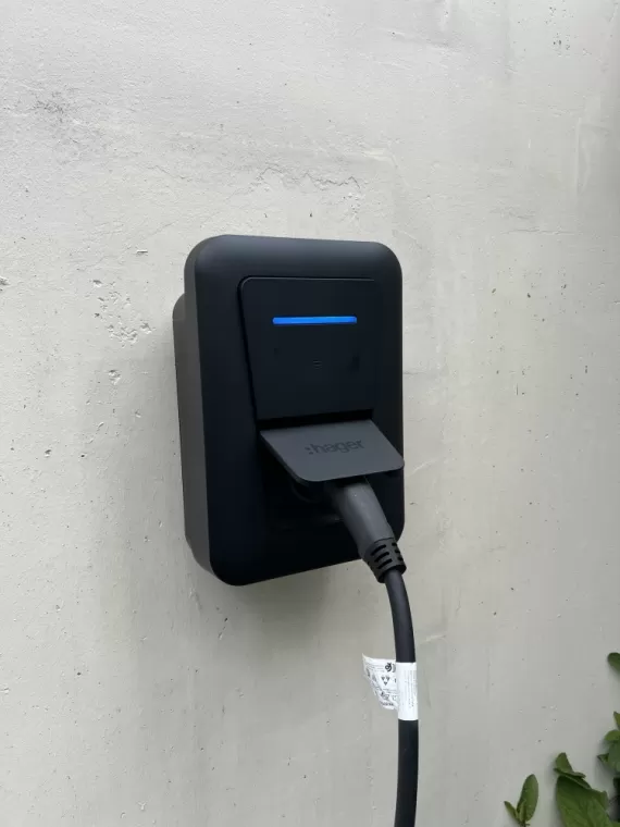 Installation d’une borne de recharge pour véhicule électrique , Beauvais, Cerou